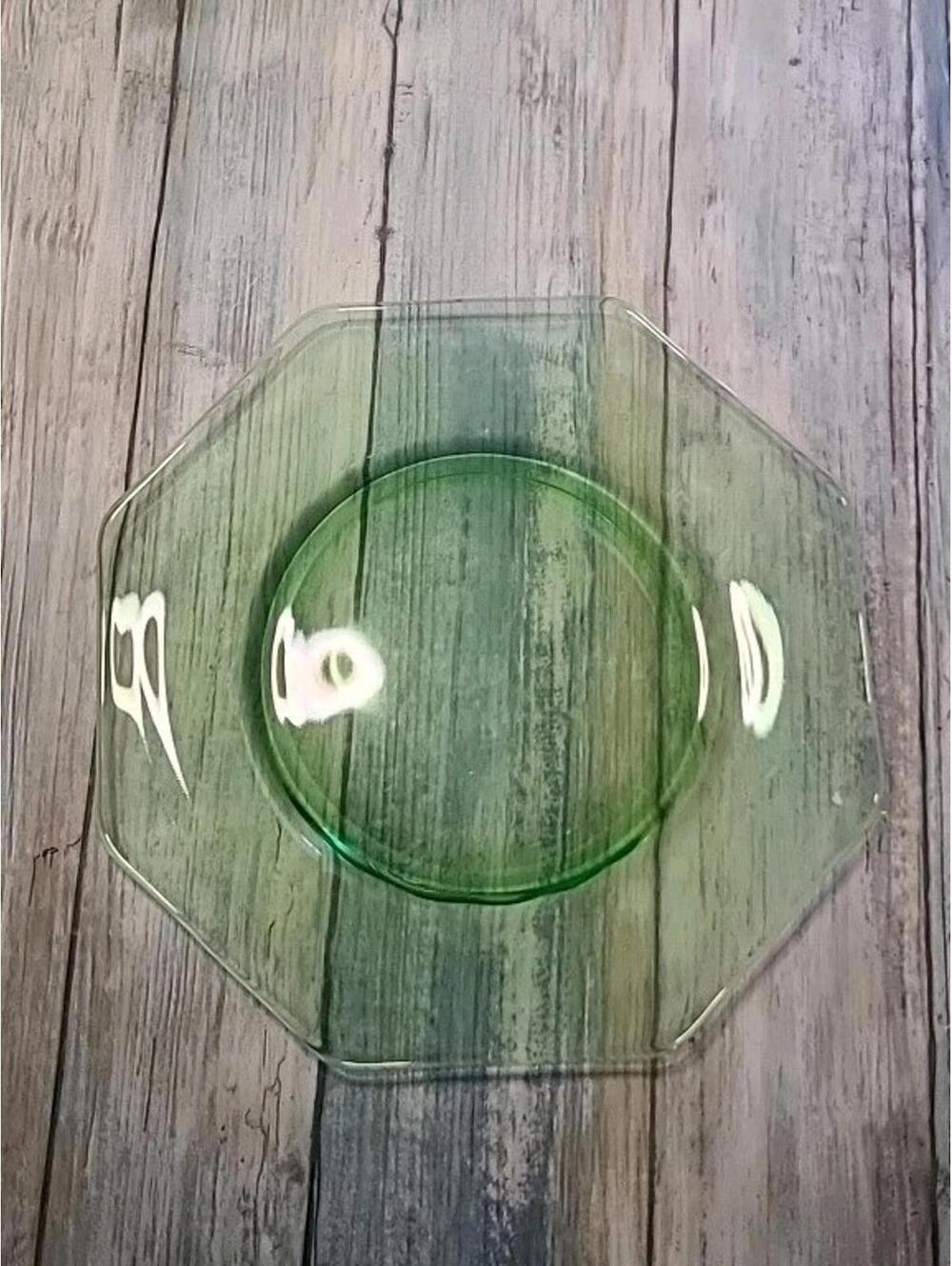 Octagon Green ( Moongleam) 8 inch Salad Plate by Heisey No Glow